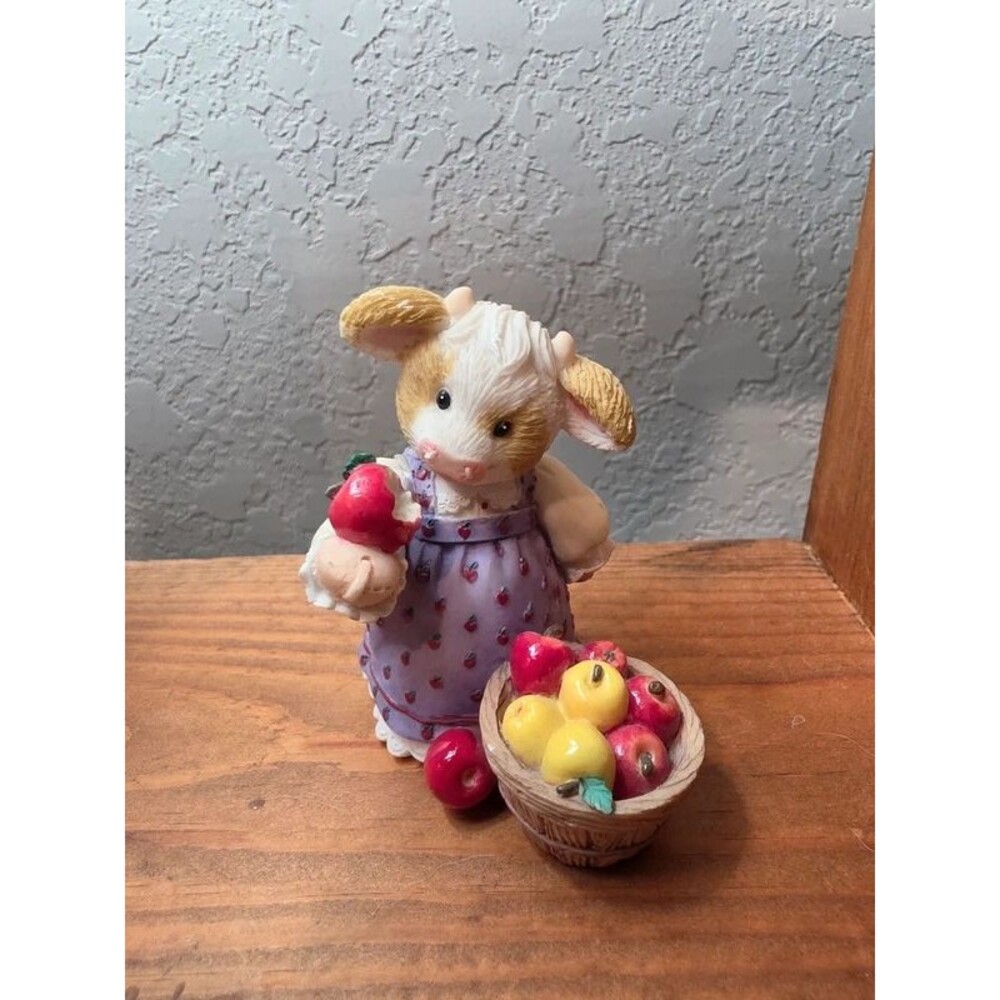 🐮Vintage Mary’s Moo Moos“I’m Tempting Moo” Cow Figurine 1996